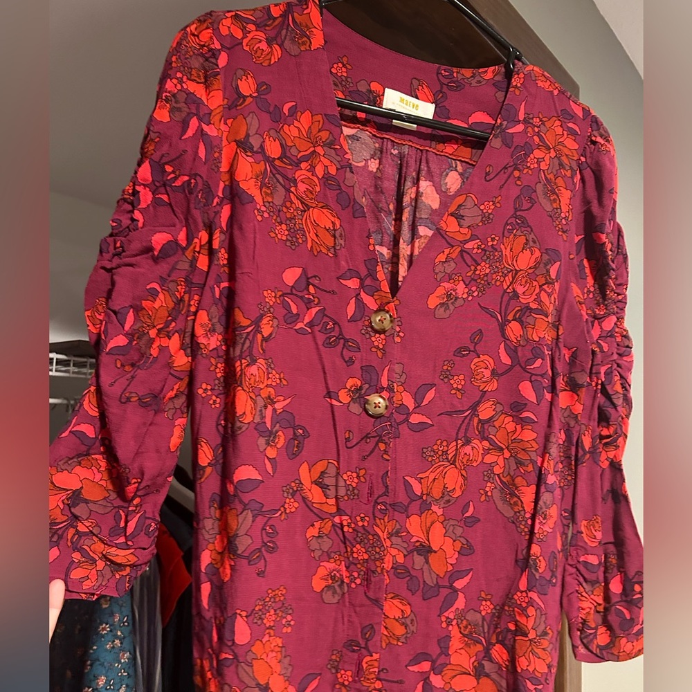 MAEVE by Anthropologie 3/4 ruched sleeve blouse 
Size Medium